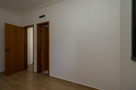 Casa à venda com 114m², 2 quartos e 4 vagasSuíte 2