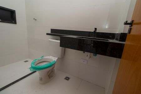 Casa à venda com 114m², 2 quartos e 4 vagasBanheiro da Suíte 1