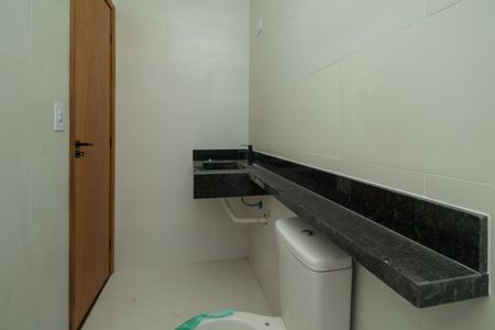 Casa à venda com 114m², 2 quartos e 4 vagasBanheiro da Suíte 2