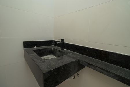 Casa à venda com 114m², 2 quartos e 4 vagasBanheiro da Suíte 2