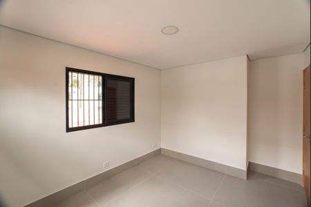 Casa à venda com 194m², 4 quartos e 3 vagasEdícula - Quarto 2