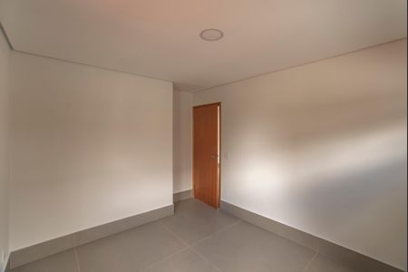 Casa à venda com 194m², 4 quartos e 3 vagasEdícula - Quarto 2