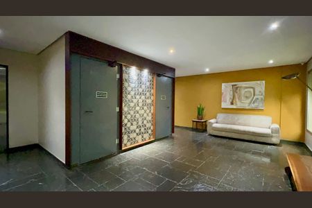 Apartamento à venda com 38m², 1 quarto e 1 vagaHall de entrada