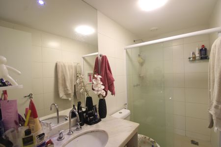 Apartamento à venda com 149m², 2 quartos e 2 vagasBanheiro da suíte