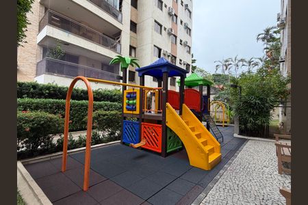 Apartamento para alugar com 149m², 2 quartos e 2 vagas Apartamento para alugar com 149m², 2 quartos e 2 vagasÁrea comum - Playground