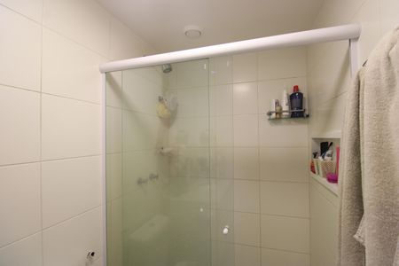 Apartamento à venda com 149m², 2 quartos e 2 vagasBanheiro da suíte