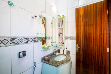 Apartamento à venda com 97m², 3 quartos e 3 vagasBanheiro do quarto 1