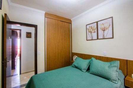Apartamento à venda com 97m², 3 quartos e 3 vagasQuarto 2