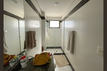 Apartamento à venda com 147m², 3 quartos e 3 vagasBanheiro suíte 2