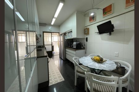 Apartamento à venda com 147m², 3 quartos e 3 vagasCozinha - Armários
