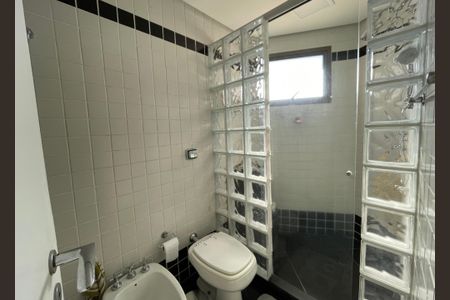 Apartamento à venda com 147m², 3 quartos e 3 vagasBanheiro suíte 3
