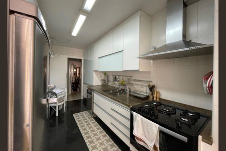 Apartamento à venda com 147m², 3 quartos e 3 vagasCozinha - Armários