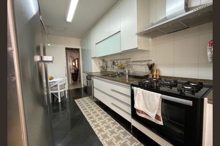 Apartamento à venda com 147m², 3 quartos e 3 vagasCozinha - Armários