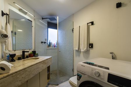 Banheiro de apartamento à venda com 1 quarto, 100m² em Campo Belo, São Paulo