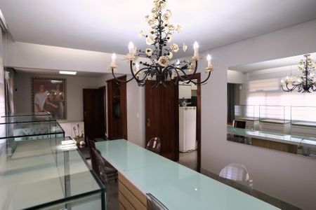 Apartamento à venda com 200m², 4 quartos e 3 vagasSala