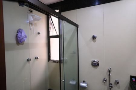 Apartamento à venda com 200m², 4 quartos e 3 vagasBanheiro da Suíte 1