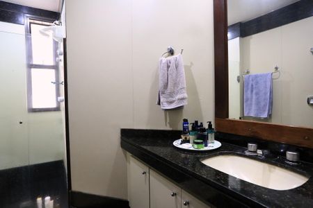 Apartamento à venda com 200m², 4 quartos e 3 vagasBanheiro