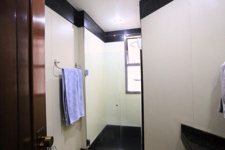 Apartamento à venda com 200m², 4 quartos e 3 vagasBanheiro