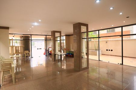 Apartamento à venda com 200m², 4 quartos e 3 vagasÁrea comum - Salão de festas