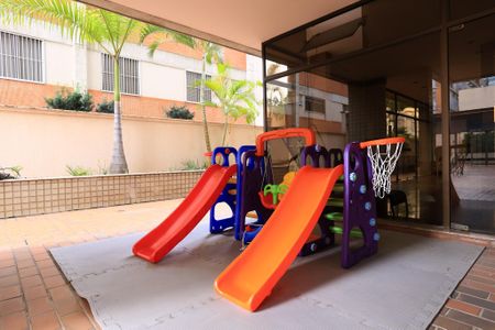Apartamento à venda com 200m², 4 quartos e 3 vagasÁrea comum - Playground