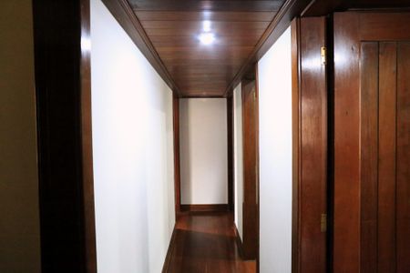 Apartamento à venda com 200m², 4 quartos e 3 vagasCorredor