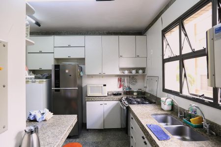 Apartamento à venda com 200m², 4 quartos e 3 vagasCozinha