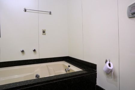 Apartamento à venda com 200m², 4 quartos e 3 vagasBanheiro da Suíte