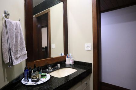 Apartamento à venda com 200m², 4 quartos e 3 vagasBanheiro