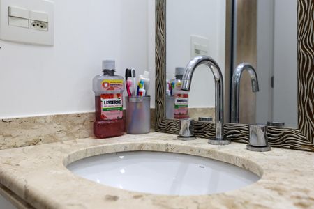 Apartamento à venda com 91m², 2 quartos e 2 vagasBanheiro da Suíte 1