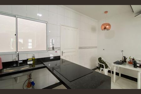 Casa à venda com 148m², 3 quartos e 2 vagas Casa à venda com 148m², 3 quartos e 2 vagasCozinha