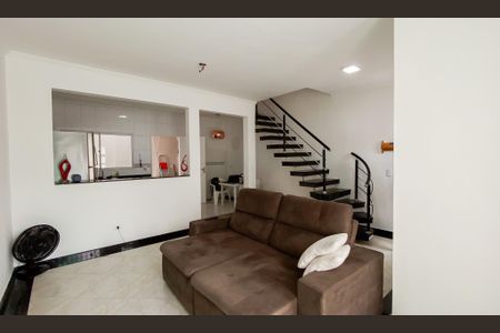 Casa à venda com 148m², 3 quartos e 2 vagas Casa à venda com 148m², 3 quartos e 2 vagasSala