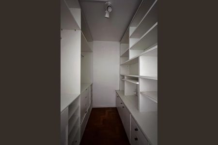 Apartamento para alugar com 74m², 2 quartos e 1 vaga Apartamento para alugar com 74m², 2 quartos e 1 vagaCloset