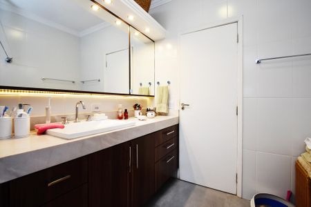 Casa à venda com 125m², 3 quartos e 1 vagabanheiro corredor