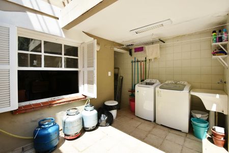Casa à venda com 125m², 3 quartos e 1 vagalavanderia