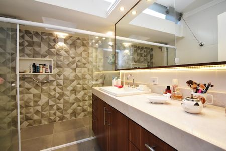 Casa à venda com 125m², 3 quartos e 1 vagabanheiro corredor