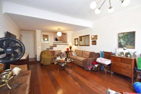 Sala de casa à venda com 3 quartos, 125m² em Vila Madalena, São Paulo