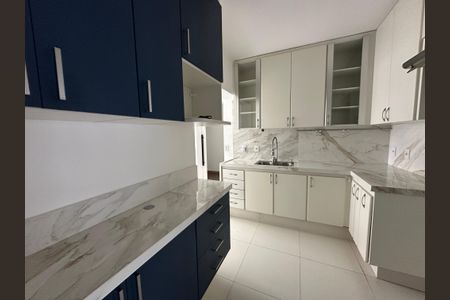 Apartamento à venda com 113m², 3 quartos e 2 vagas Apartamento à venda com 113m², 3 quartos e 2 vagasCozinha
