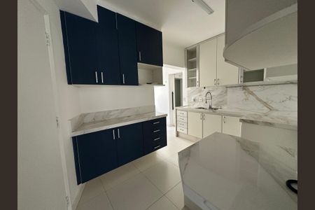 Apartamento à venda com 113m², 3 quartos e 2 vagas Apartamento à venda com 113m², 3 quartos e 2 vagasCozinha