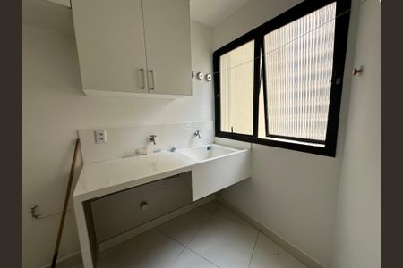 Apartamento à venda com 113m², 3 quartos e 2 vagas Apartamento à venda com 113m², 3 quartos e 2 vagasÁrea de Serviço
