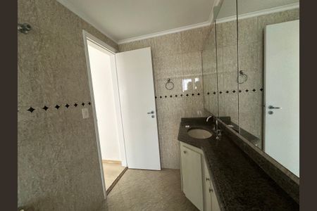 Apartamento à venda com 113m², 3 quartos e 2 vagas Apartamento à venda com 113m², 3 quartos e 2 vagasBanheiro da Suíte