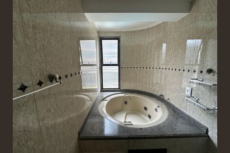 Apartamento à venda com 113m², 3 quartos e 2 vagas Apartamento à venda com 113m², 3 quartos e 2 vagasBanheiro da Suíte