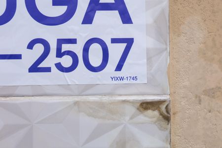 Apartamento para alugar com 63m², 2 quartos e 1 vagaPlaca instalada na fachada do condomínio - Código da placa: YIXW-1745