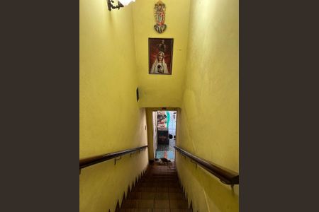 Casa à venda com 125m², 2 quartos e 2 vagasESCADA INTERNA