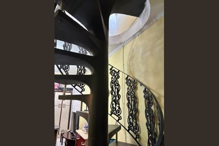 Casa à venda com 125m², 2 quartos e 2 vagasESCADA EXTERNA