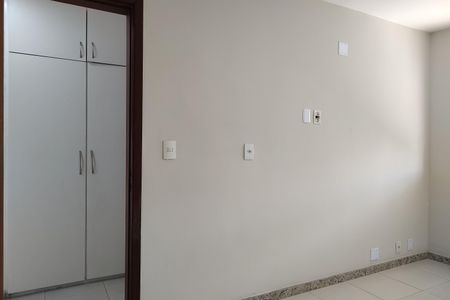 Apartamento à venda com 111m², 3 quartos e 2 vagasQuarto 2