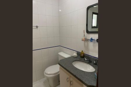 Apartamento à venda com 73m², 2 quartos e 2 vagas Apartamento à venda com 73m², 2 quartos e 2 vagasBanheiro