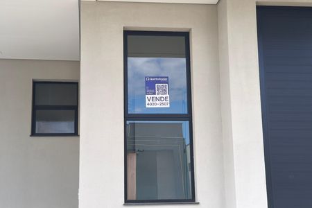 Casa de condomínio à venda com 300m², 3 quartos e 2 vagasPLACA INSTALADA NA FACHADA
