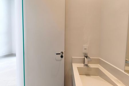 Casa de condomínio à venda com 300m², 3 quartos e 2 vagasLavabo