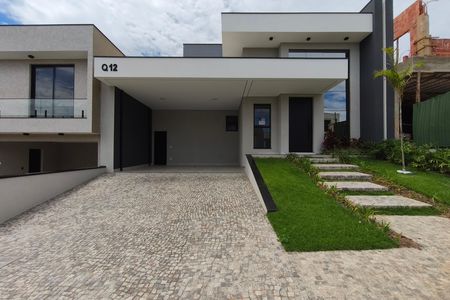 Casa de condomínio à venda com 300m², 3 quartos e 2 vagasFachada