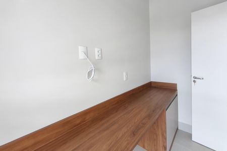 Casa de condomínio à venda com 300m², 3 quartos e 2 vagasEscritório